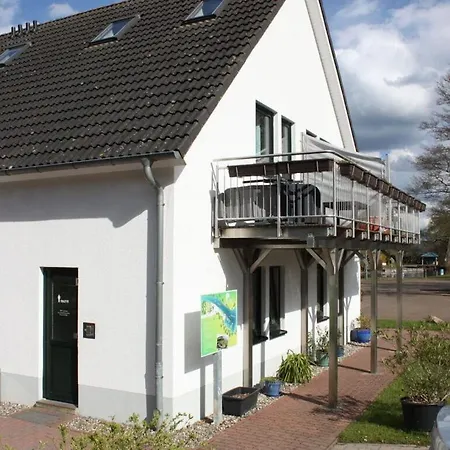 Lenzer Hafen * Lenz